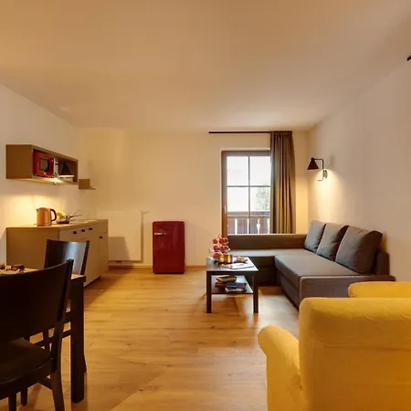 Aparthotel Historic Bircher Near Sterzing Campo di Trens